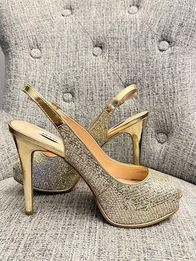 GUESS Gold Glitter Slingback Peep-Toe Heels